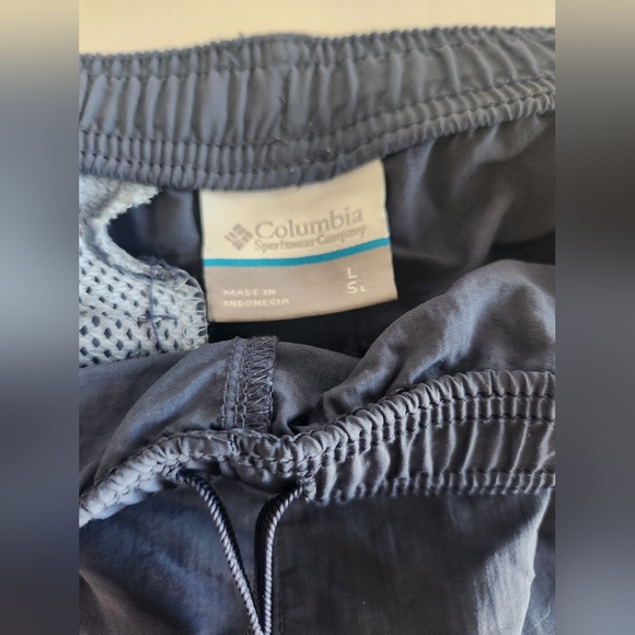Women's Columbia Dark Blue Nylon Athletic Shorts Size Large - Picture 3 of 5